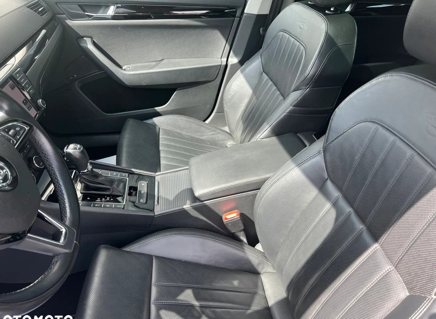 Skoda Superb cena 84900 przebieg: 145798, rok produkcji 2016 z Dukla małe 466